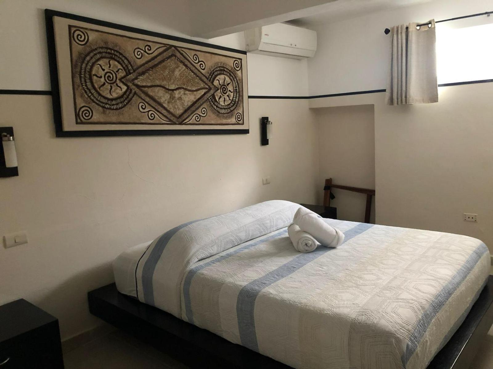 Moloch Hostel & Suites Cancun Exterior photo